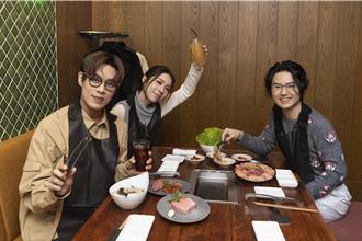 告五人進擊日本男神藤岡靛朝聖　立冬收工揪團吃燒肉補氣血