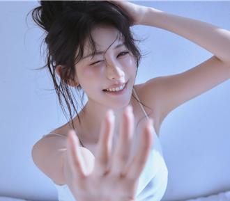 太美了！「乐天女孩」彭彭泳池照太犯规 超狂黑马衝进排行榜