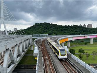 凤凰来势汹汹 新北捷运：视风雨状况调整班距