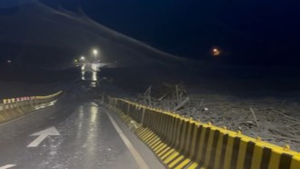 快訊》馬太鞍溪便橋遭山洪淹沒 萬榮鄉明利村爆泥流