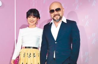 刘真逝世5年 辛龙首度正面回应国外结婚传闻