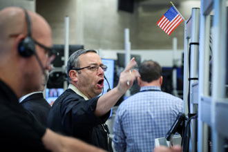 美国政府有望结束停摆 那指狂飙400点 台积电ADR强弹3％