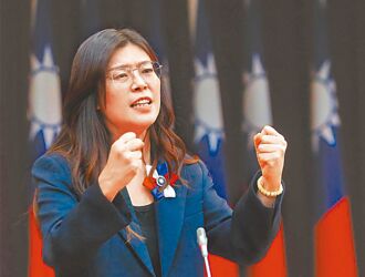 绿营再批郑丽文 国民党反击：大吃转型正义自助餐