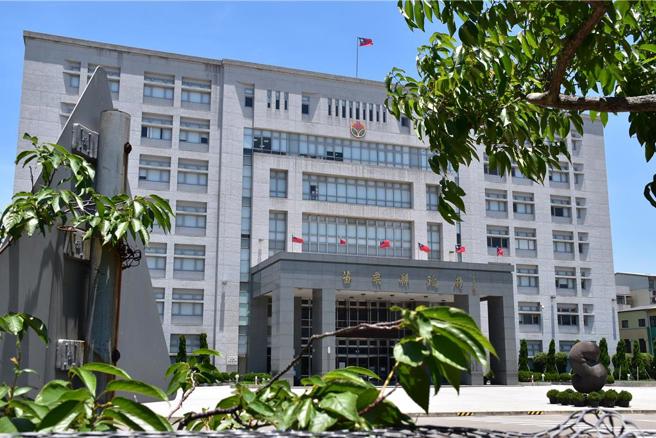 苗栗县政府在内政部国土管理署举办的「执行非都市土地开发许可审查作业评鑑计画」中，以卓越的审查品质与创新效率，蝉联全国县市组第一名「品质优良奖」。（谢明俊摄）