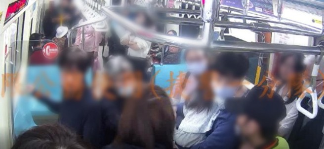 捷运保全接获通知到场了解协助。（翻摄画面）