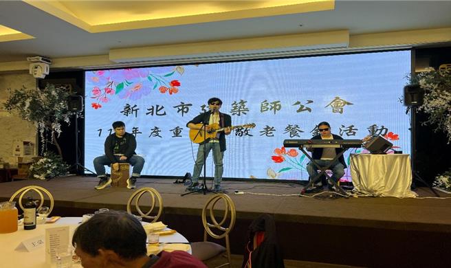 新北身障表演藝術工作者受邀進行公益演出。(新北市勞工局提供)