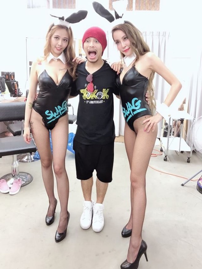 女優娃娃(圖右)今年3月受黃明志之邀赴馬來西亞「神秘之旅」。(照片/女優娃娃提供)