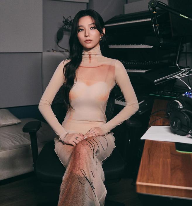 黄玮昕推出新专辑《UNLOCKED》，10日举办听歌会。（索尼音乐提供）