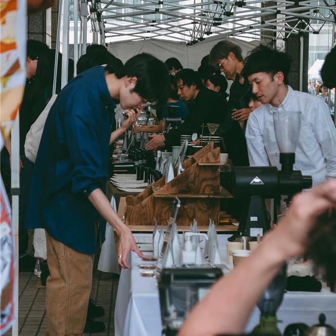  「東京咖啡節」吸引眾多咖啡迷朝聖，圖為日本歷屆人潮。（有趣市集提供／徐梓榕台北傳真）