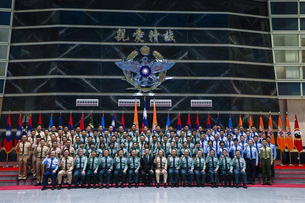 【優良軍醫暨績優衛勤部隊表揚】顧立雄肯定醫護貢獻 守護軍民健康