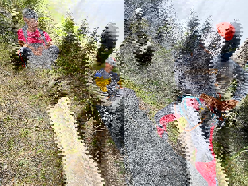 南投郡大山難!13人登山「押隊男」墜180米深谷竟無人知