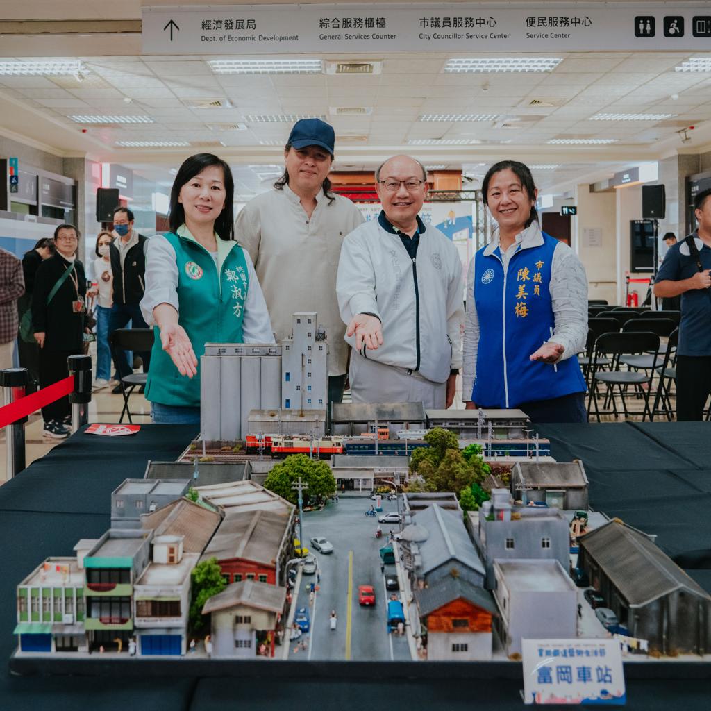 本次活動邀請鐵道模型達人徐志綱老師展出臺灣鐵道模型。　圖：桃園市政府文化局／提供