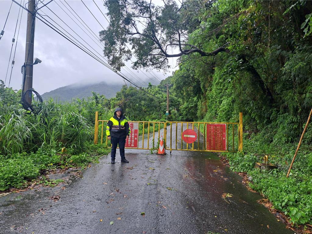 鳳凰逼近恐釀土石流！花蓮瑞港公路預警封閉