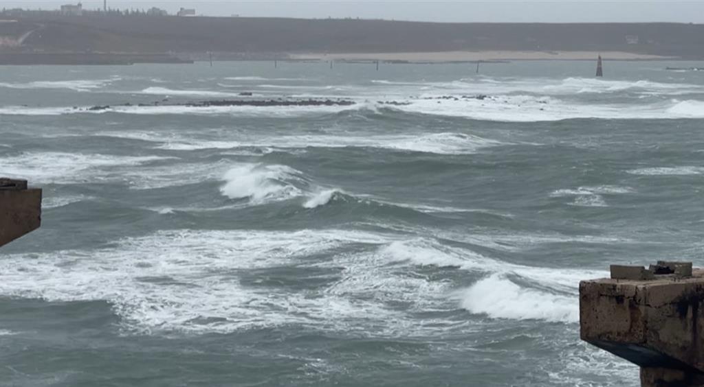 澎湖風力轉小爽放颱風假 空運上午正常、下午部分取消