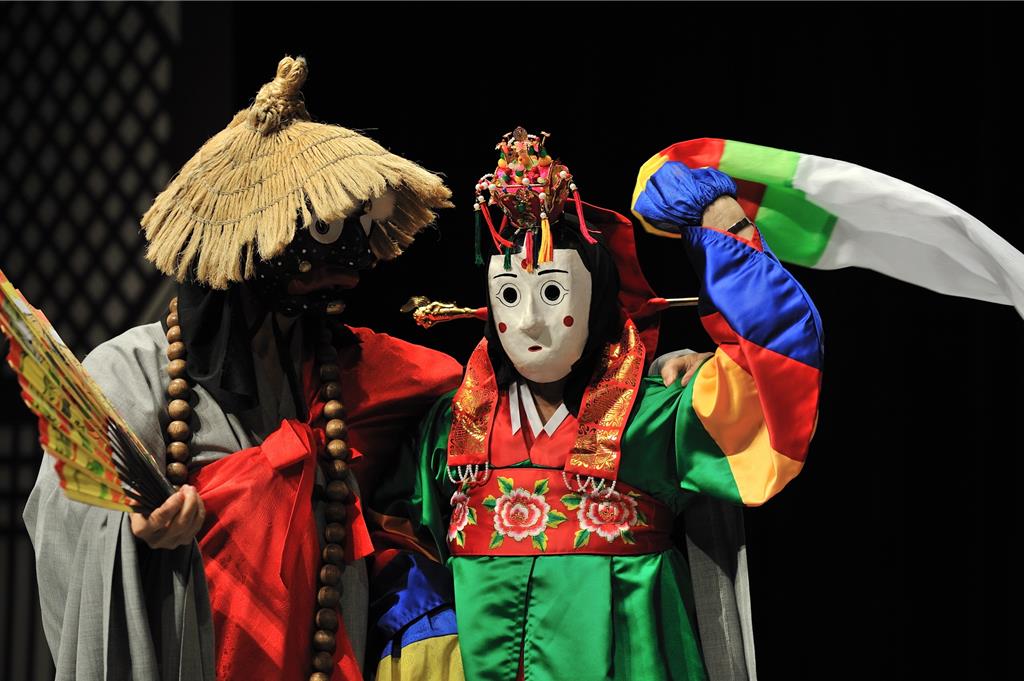 不畏颱風！潮州「大潮祭」如期登場 韓國國寶級假面舞首登台