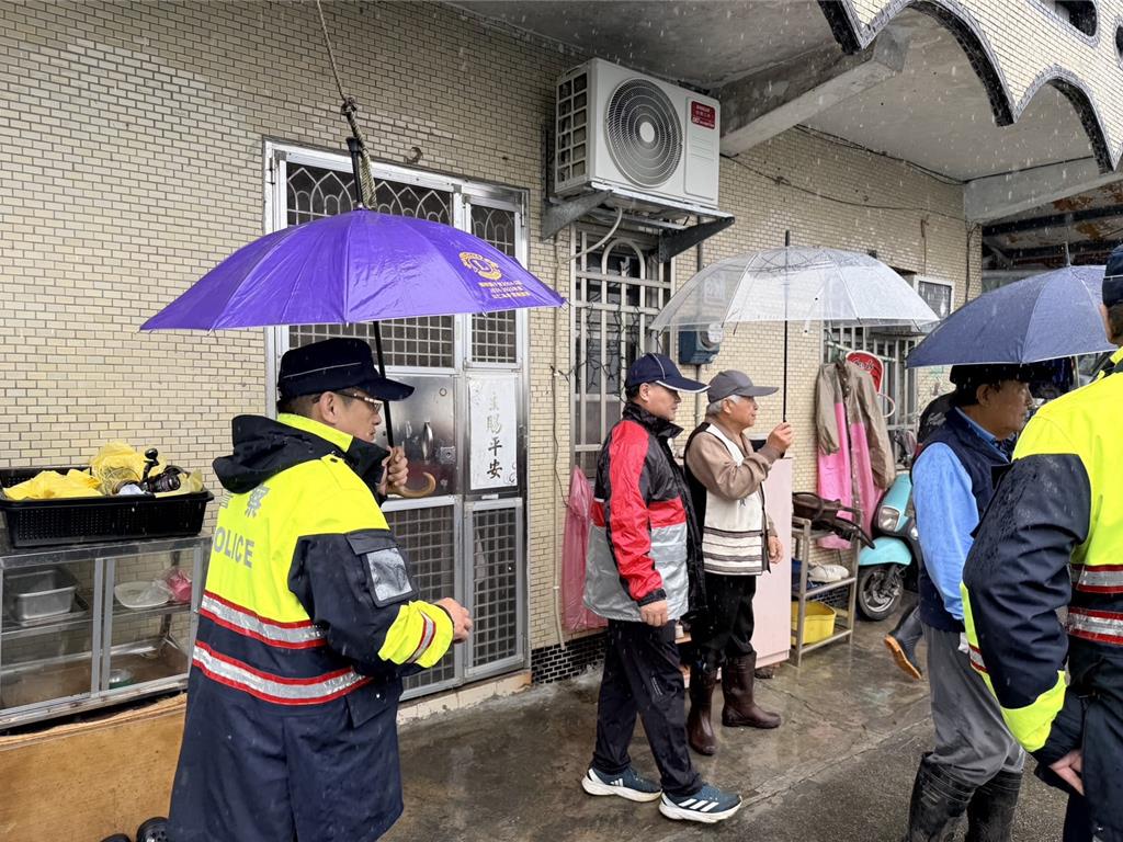 鳳凰來襲!宜蘭英士部落預防性撤村 警護送長者安全避難