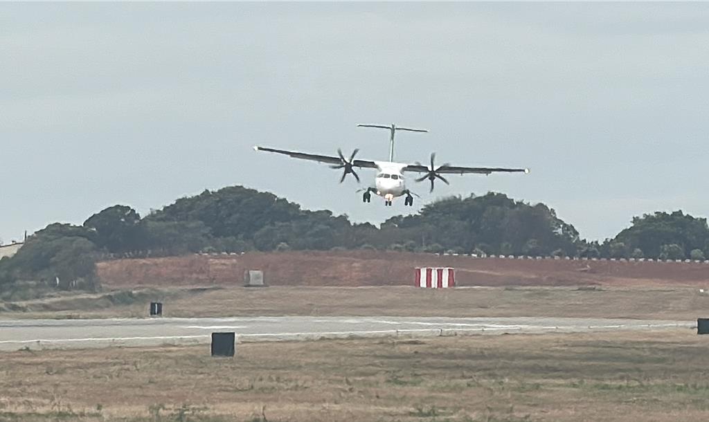 鳳凰颱風海空雙殺金門！12日航班、小三通停航