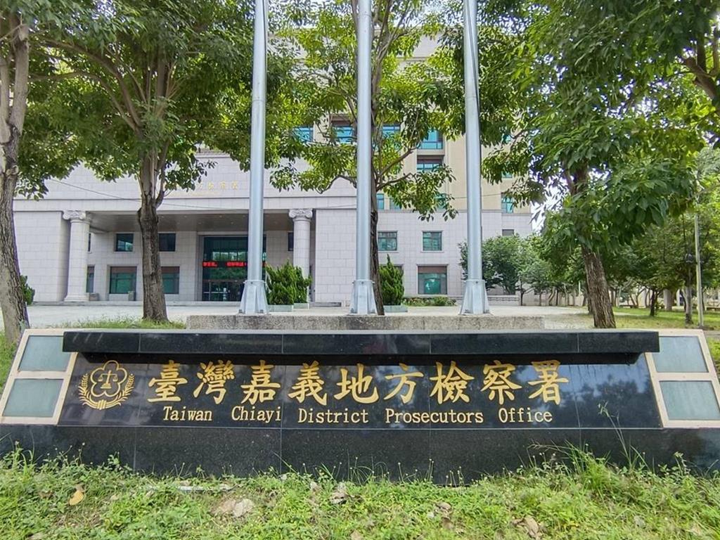 嘉義遊藝場外爆強盜案！嫌犯扳手搶175萬朋分　4人遭起訴