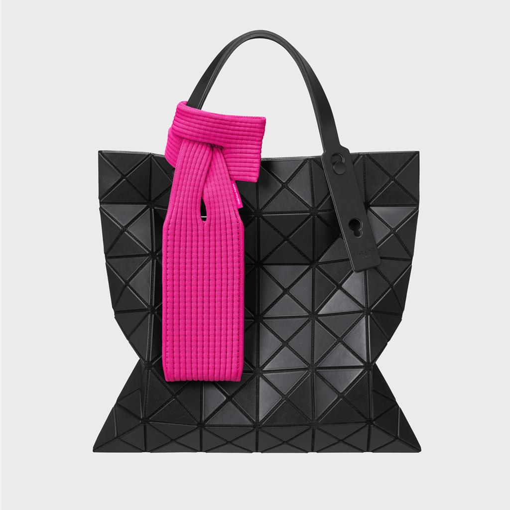 Apple聯手三宅一生 「一塊布」概念而生的iPhone Pocket月中開賣