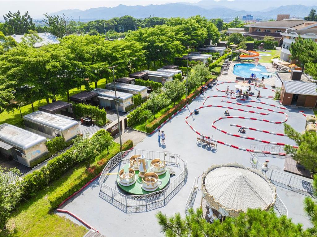 天成逸旅-朋趣豪華露營雙11限定，年度最優惠不分車款一泊四食5999元。（天成飯店集團提供）