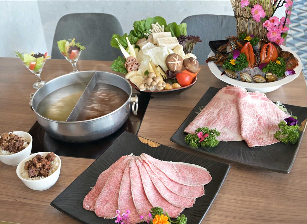 000元吃住一次搞定」的超值優惠吸引旅客。(高雄福華大飯店提供)