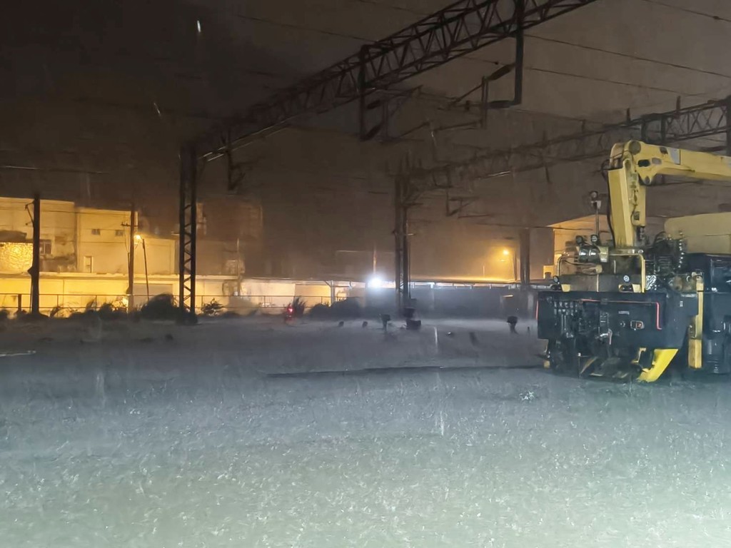 蘇澳新站月台險遭淹沒! 猶如神隱少女「海上列車」