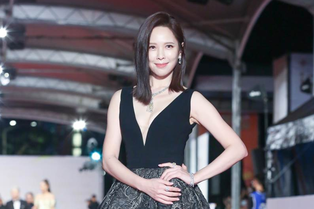 天心50歲慶生照曝光!零皺紋嫩肌網驚喊「太誇張」