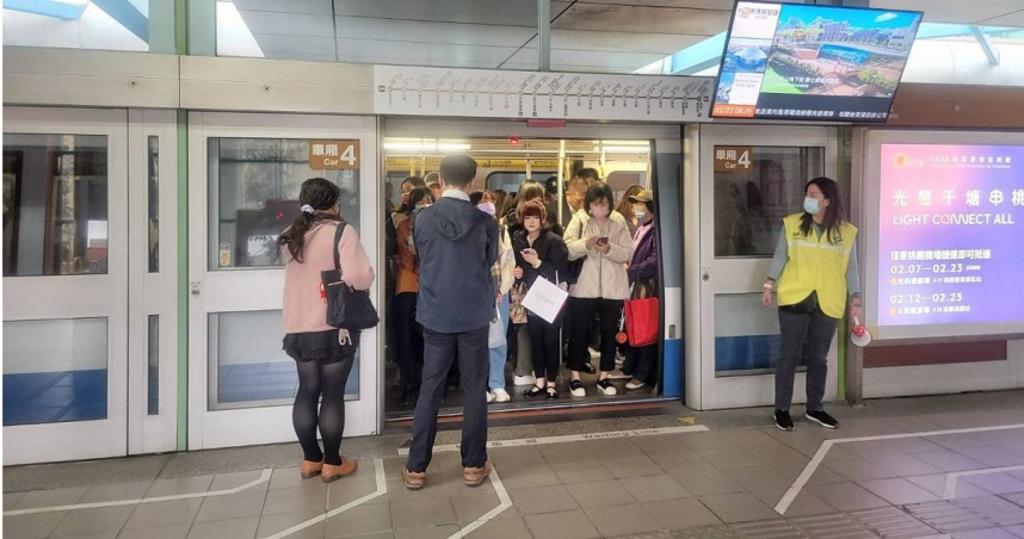 北捷月台有排隊潛規則?他「這樣站」竟然挨罵 北捷回應了