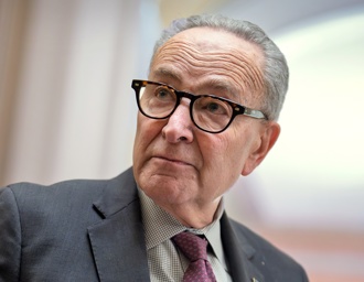 8議員倒戈挺終結政府關門 民主黨火了要領袖舒默下臺