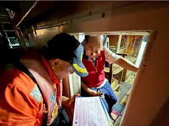 颱風來漁船執意出安平港違反禁制令   海巡開立首張舉發單