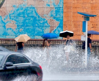 8地明晨達停班課標準 鳳凰最新風雨預報出爐 