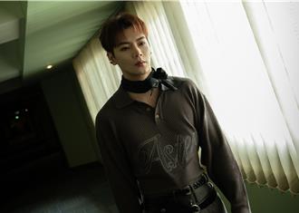 BLACKPINK Lisa造型師助陣！古曜威飛曼谷全程憂心「兒子」