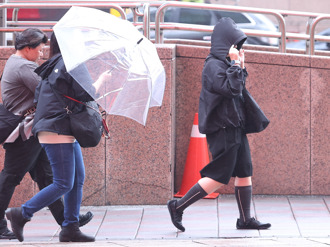 不只宜蘭「2地也紫爆」！10縣市豪大雨特報 下到早上