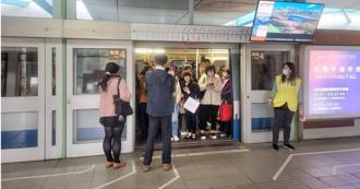 北捷月台有排隊潛規則？他「這樣站」竟然挨罵　北捷回應了