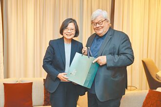 蔡英文：面對威權 韌性是民主存續關鍵