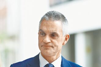 BBC高層下台 川普開酸腐敗記者