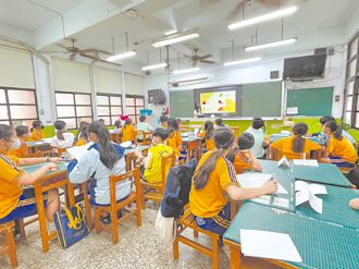 竹市传统课桌椅 议员促汰换