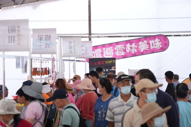 本次雲林良品館結合縣內16家雲林良品業者及優質店家共同參與，邀請大家來賞花更要踴躍採購，支持在地農產。（圖/雲林縣政府提供）