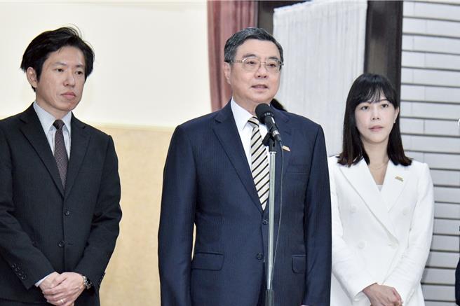 行政院長卓榮泰今赴立法院備詢前受訪。（行政院提供）