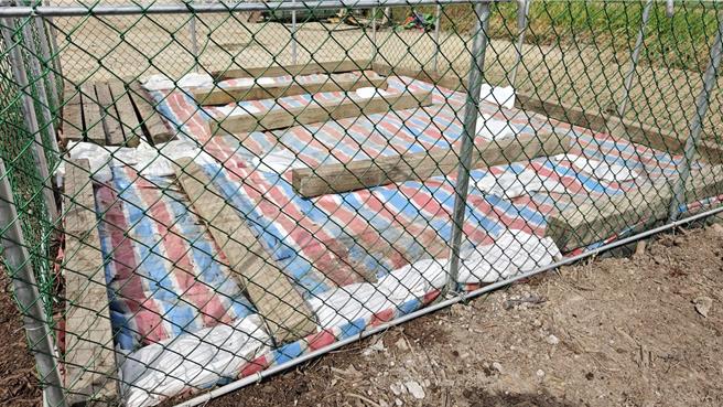 台中市環保局已完成12處臨時廚餘掩埋場加固作業。（台中市環保局提供）