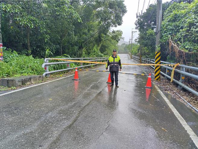 花蓮瑞港公路今天11時起預警性封閉。（鳳林警分局提供／羅亦晽花蓮傳真）