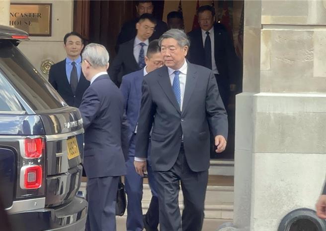 大陸副總理何立峰表示，大國博弈是生產力競爭，發展新質生產力是贏得大國博弈戰略主動的內在要求。（摘自中新社）