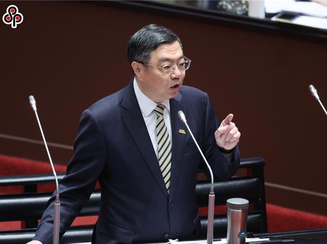 藍委吳宗憲批評行政院未依法編列預算，並與行政院長卓榮泰互槓，卓反嗆吳宗憲別為政治目的置法律於不顧，並認為吳有志於參選地方首長，如果地方議會增加預算，卻不經過吳的同意，會作何感想？（姚志平攝）