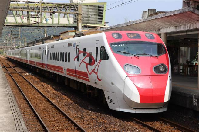 今年第26號颱風「鳳凰」接近台灣，台鐵今日表示，光復隧道北口上方已發生淹水情形，為確保行車安全及避免泥水溢流至隧道內，採取鳳林=瑞穗間列車預防性停駛。（台鐵示意圖/本報資料照片）