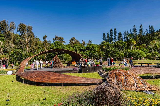 北市公園處長藍舒凢表示，「花IN台北」以「花」為核心，串聯春、夏、秋、冬四季花展，讓都市空間融合花卉景觀、生活美學與觀光體驗。（北市公園處提供／張珈瑄台北傳真）