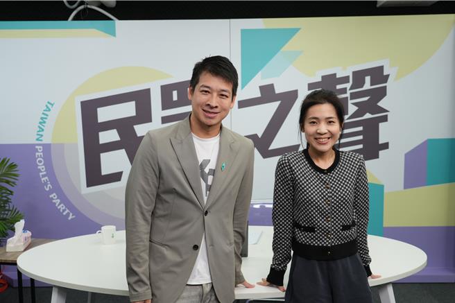 藍委徐巧芯11日接受有意在該區挑戰市議員選舉的民眾黨副祕書長許甫訪問，直言若民眾黨未推台北市長人選，那國民黨籍的蔣萬安「有義務」幫站台。（民眾黨提供）