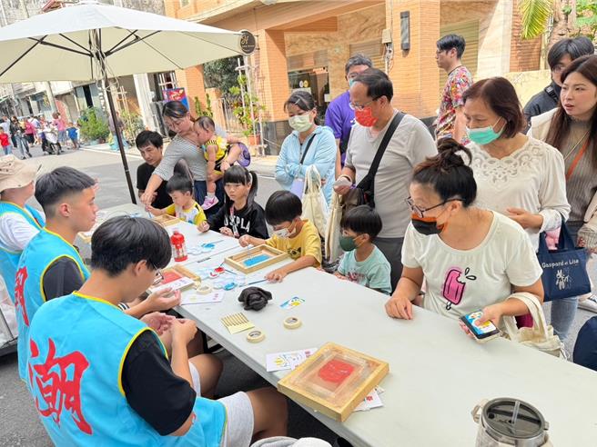 潮州大潮祭有許多親子活動。（潮州鎮公所提供／羅琦文屏東傳真）