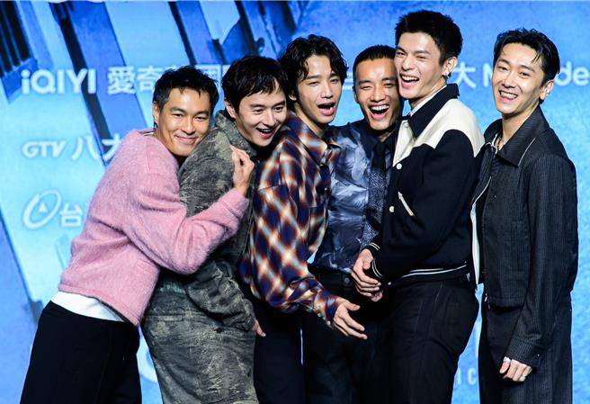 楊祐寧（左起）、張軒睿、劉以豪、陳澤耀、邱以太、施名帥11日出席《監所男子囚生記》首映會。（郭吉銓攝）