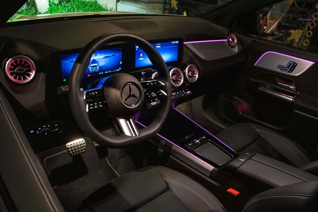 64色氛围灯可依车主喜好展现出不同风格。（陈大任摄）