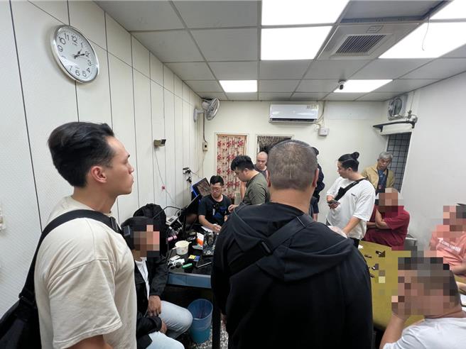 海山分局破獲天九牌賭場。（警方提供）